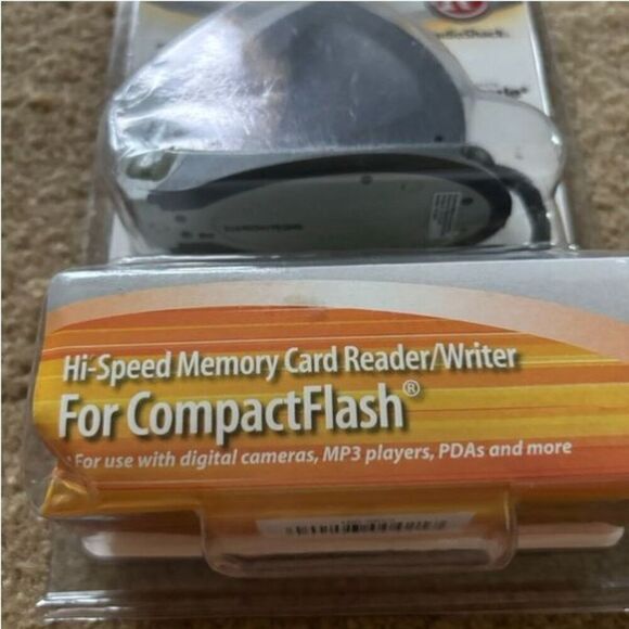 Radio Shack Dazzle Hi-Speed Memory Card Reader/Writer For ConpactFlash *New* - Picture 2 of 4